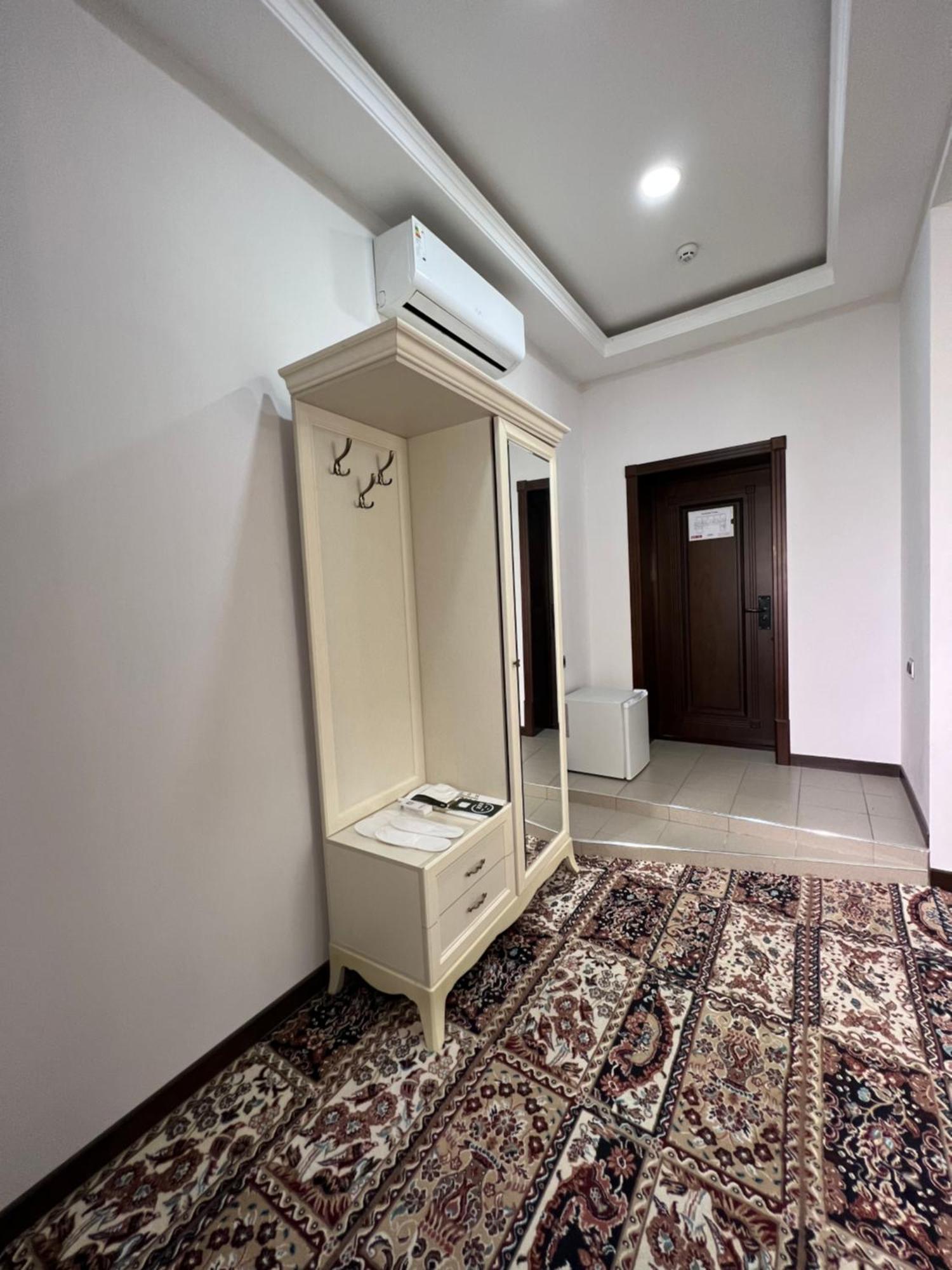 Palace Hotel Tasken Kültér fotó
